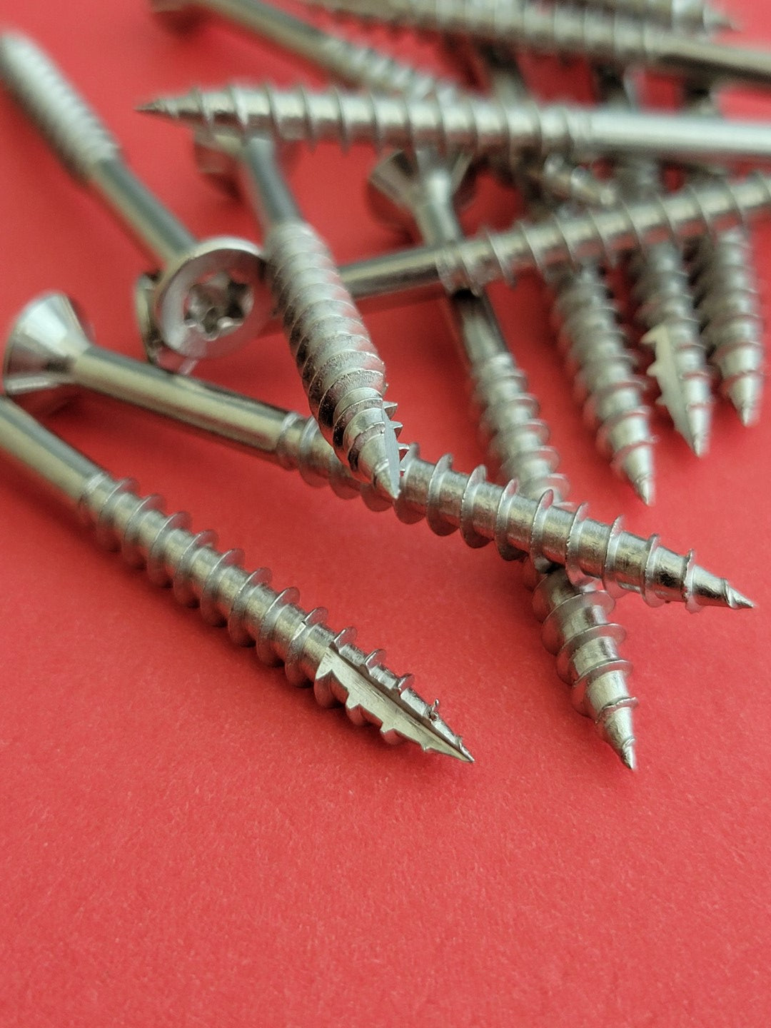 Stainless steel decking screws with type 17 point