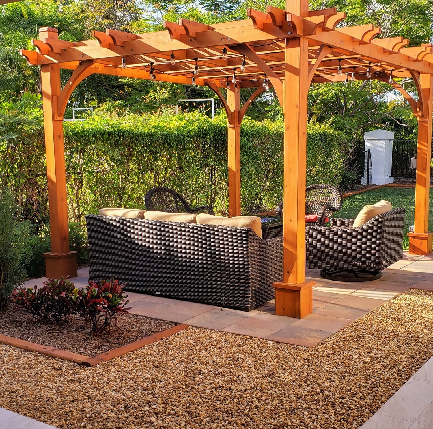 Stainless steel structural screws are the best choice for an outdoor pergola