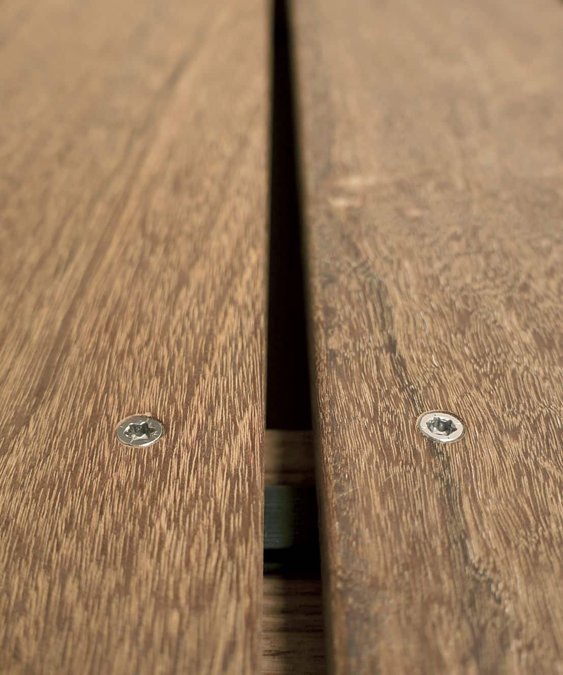 Stainless steel screws in hardwood decking planks